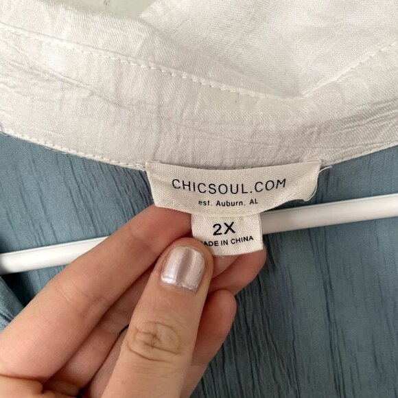 Chicsoul rayon blue white colorblock long sleeved button down top women size 2X - Picture 3 of 6